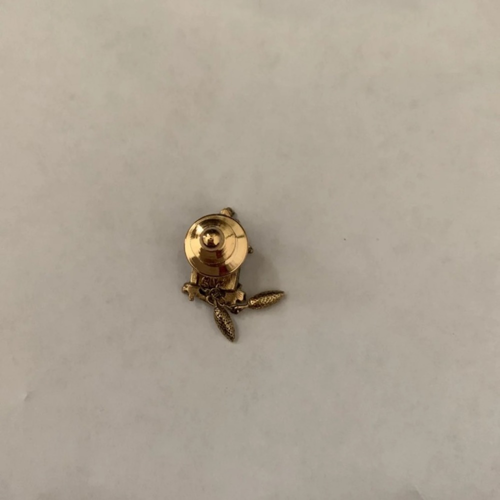 Avon Pin - Picture 4 of 4